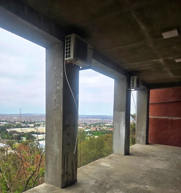 Satılır 11 otaqlı həyət evi 480 m²