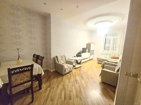 Satılır 11 otaqlı həyət evi 480 m²