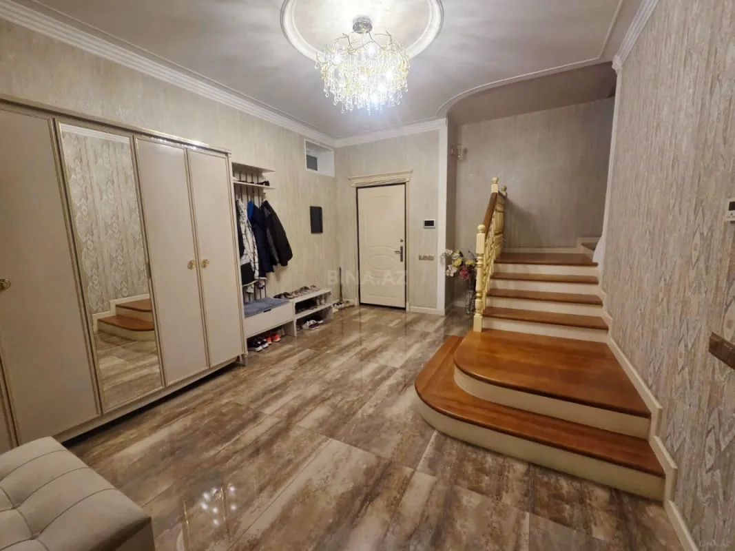 Satılır 11 otaqlı həyət evi 480 m²