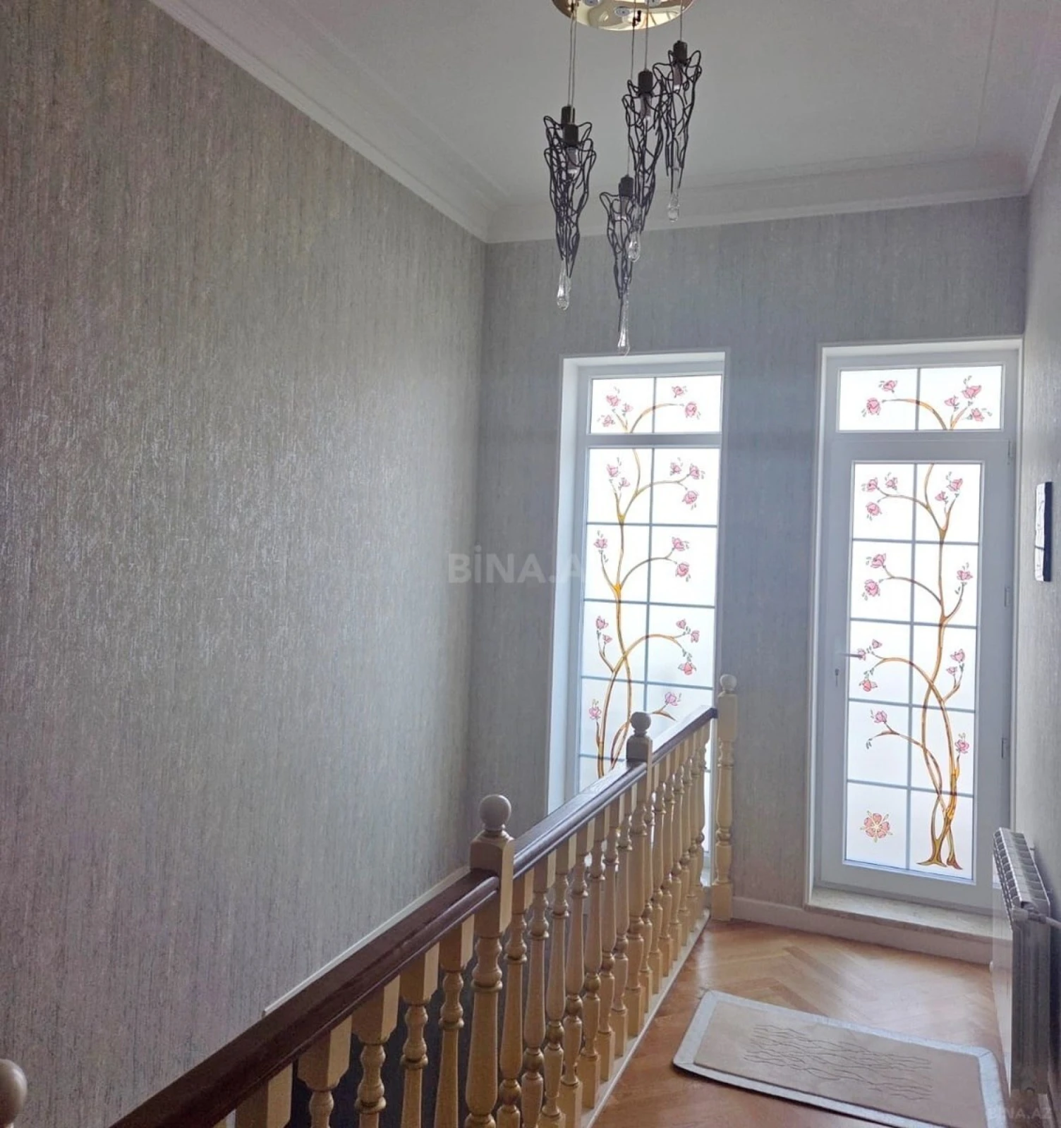 Satılır 11 otaqlı həyət evi 480 m²