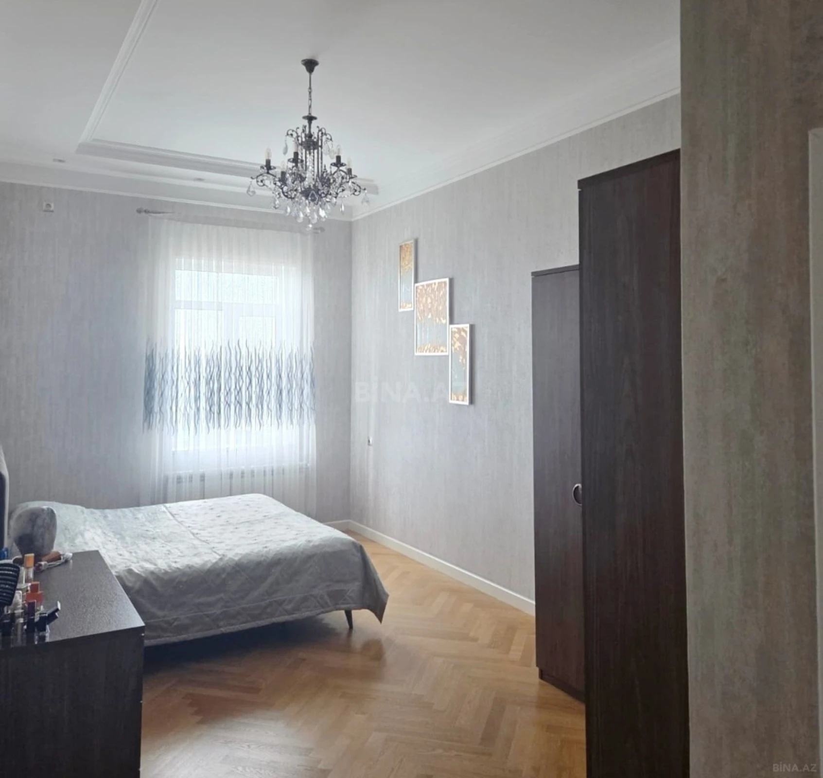 Satılır 11 otaqlı həyət evi 480 m²