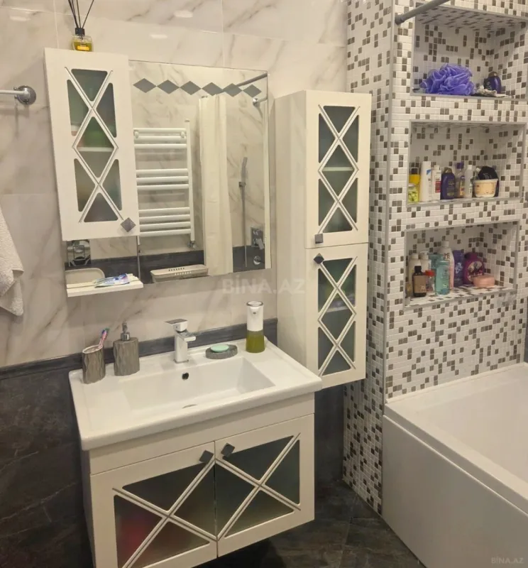 Satılır 11 otaqlı həyət evi 480 m²