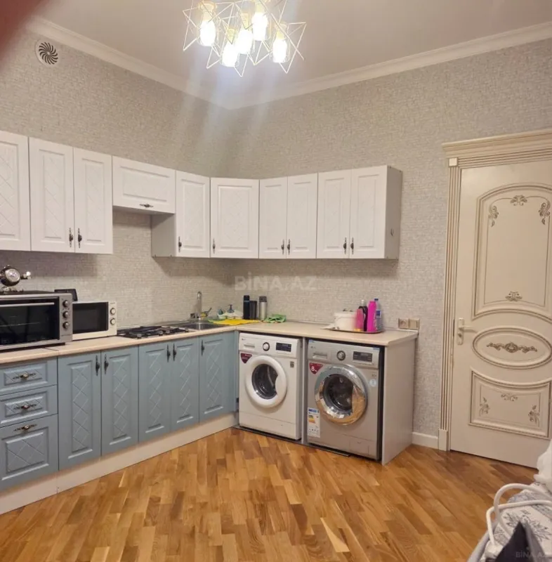 Satılır 11 otaqlı həyət evi 480 m²