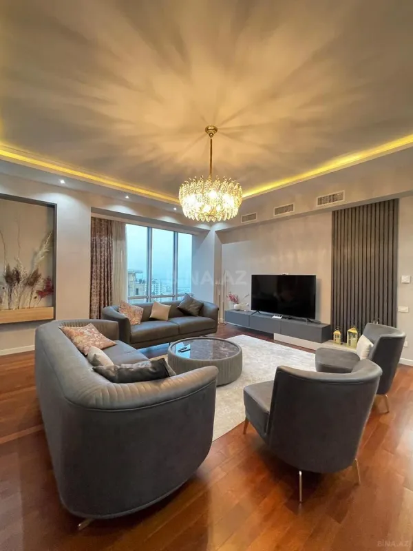 Satılır 3 otaqlı mənzil 126 m²