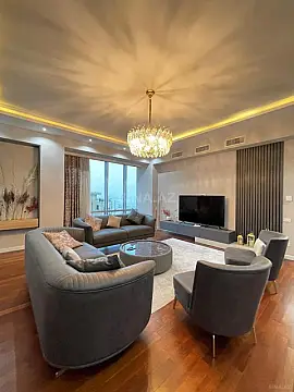 Satılır 3 otaqlı mənzil 126 m²