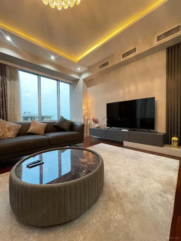 Satılır 3 otaqlı mənzil 126 m²