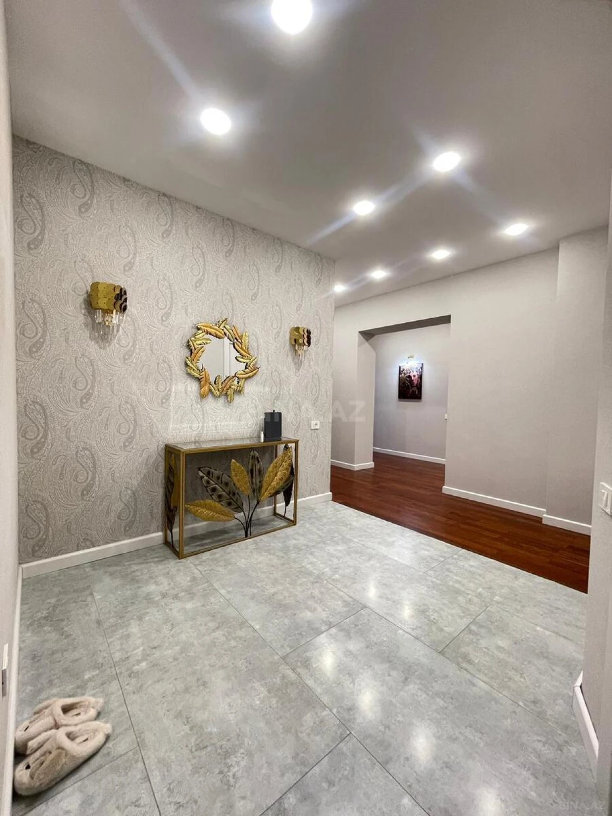 Satılır 3 otaqlı mənzil 126 m²