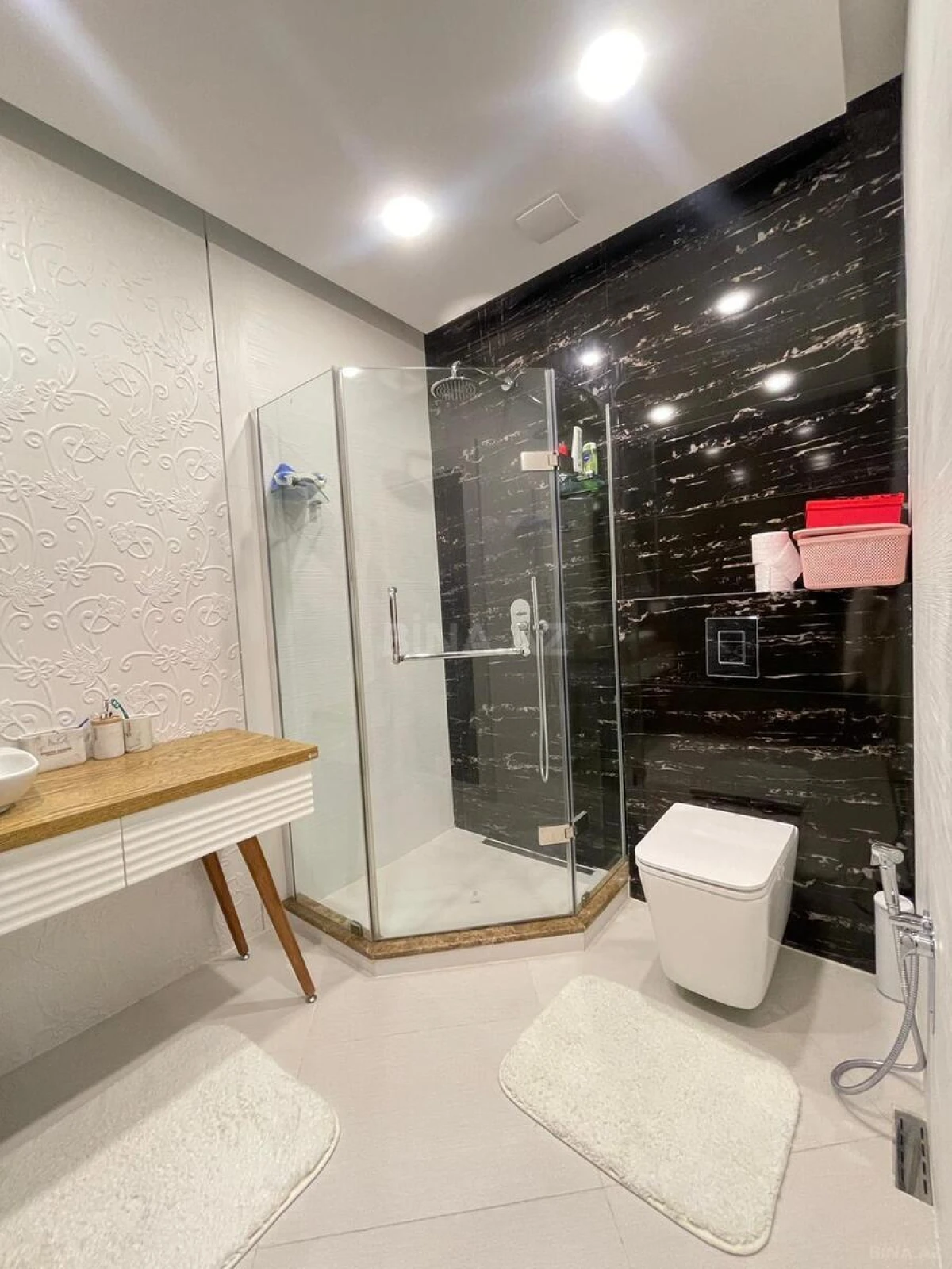 Satılır 3 otaqlı mənzil 126 m²