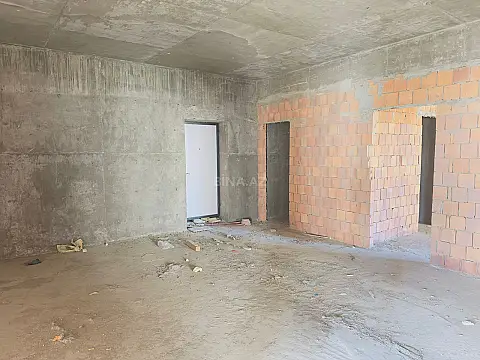 Satılır 2 otaqlı mənzil 70 m²