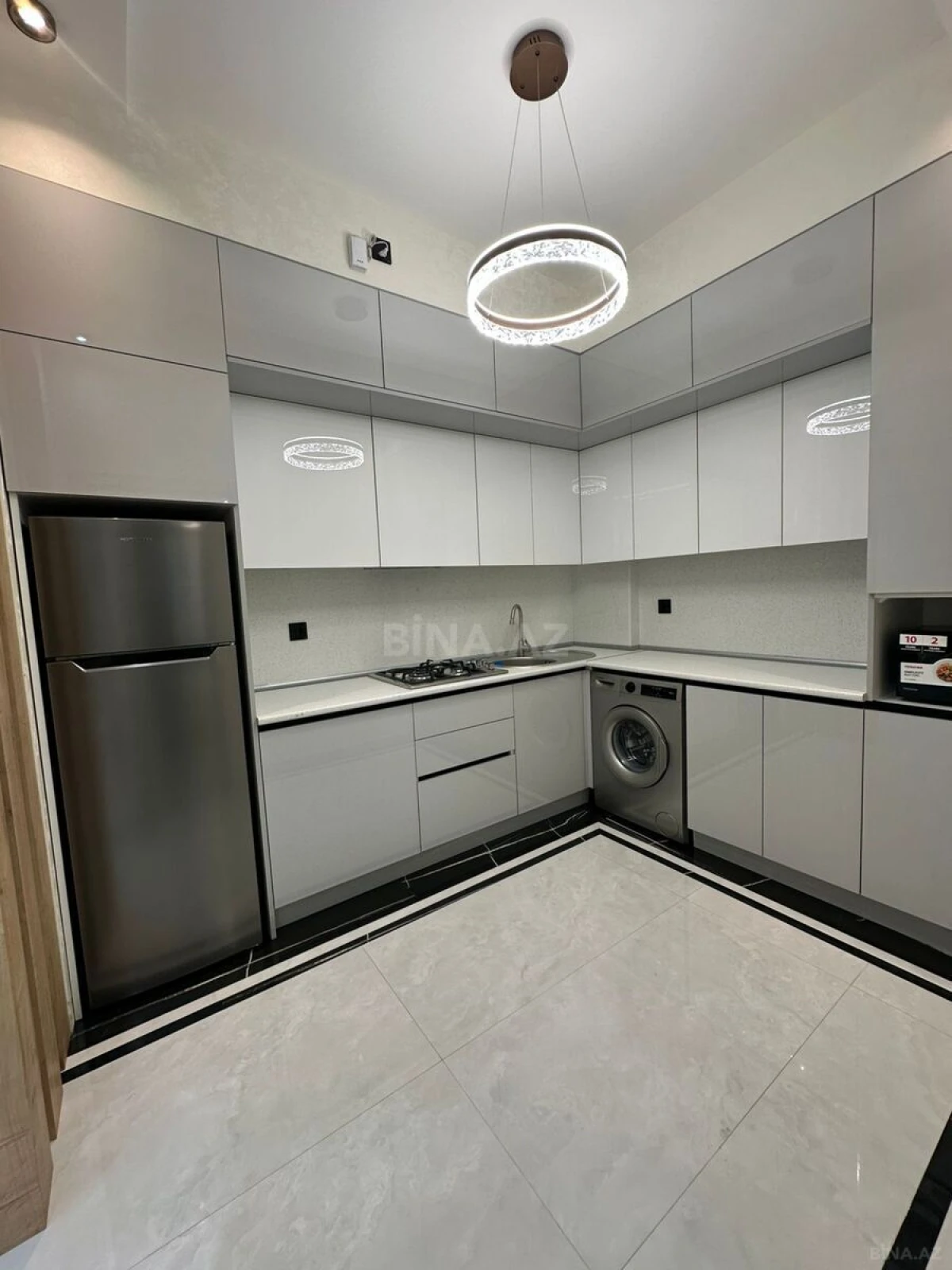 Kirayə verilir 2 otaqlı mənzil 65 m²