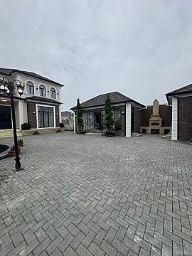 Satılır 6 otaqlı həyət evi 450 m²