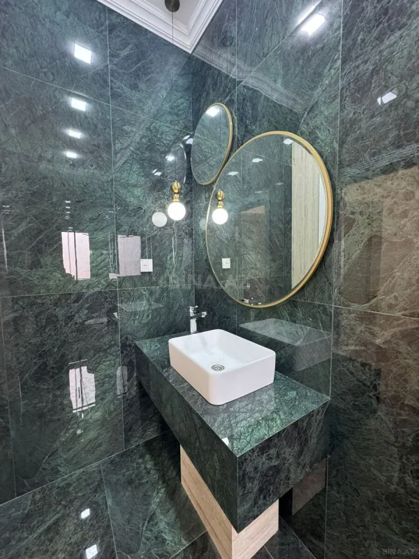 Satılır 6 otaqlı həyət evi 450 m²