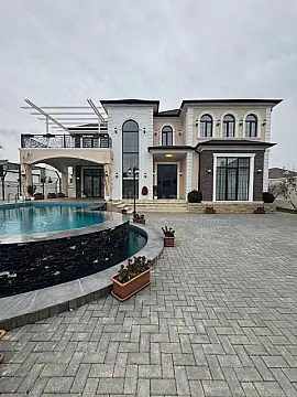 Satılır 6 otaqlı həyət evi 450 m²