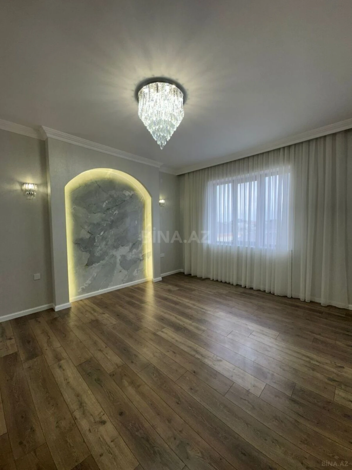 Satılır 6 otaqlı həyət evi 450 m²