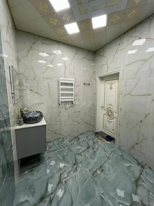 Satılır 6 otaqlı həyət evi 420 m²