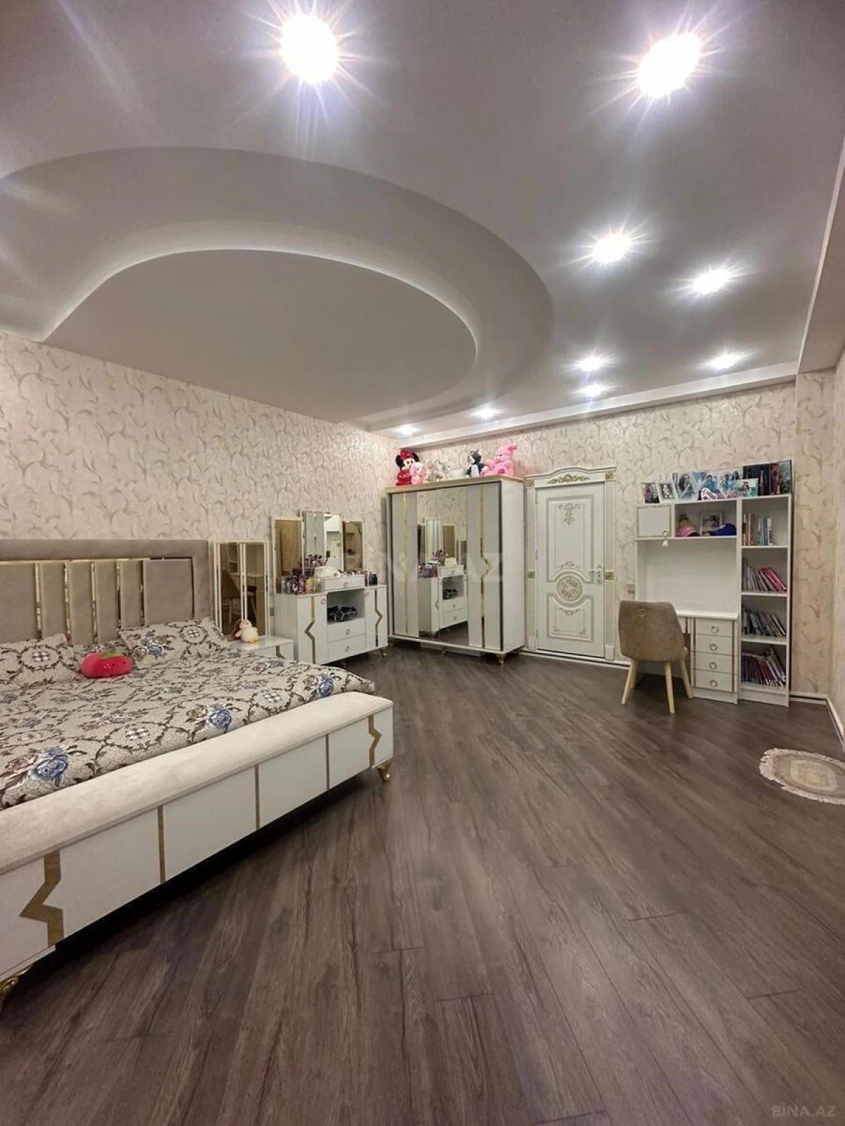 Satılır 6 otaqlı həyət evi 420 m²