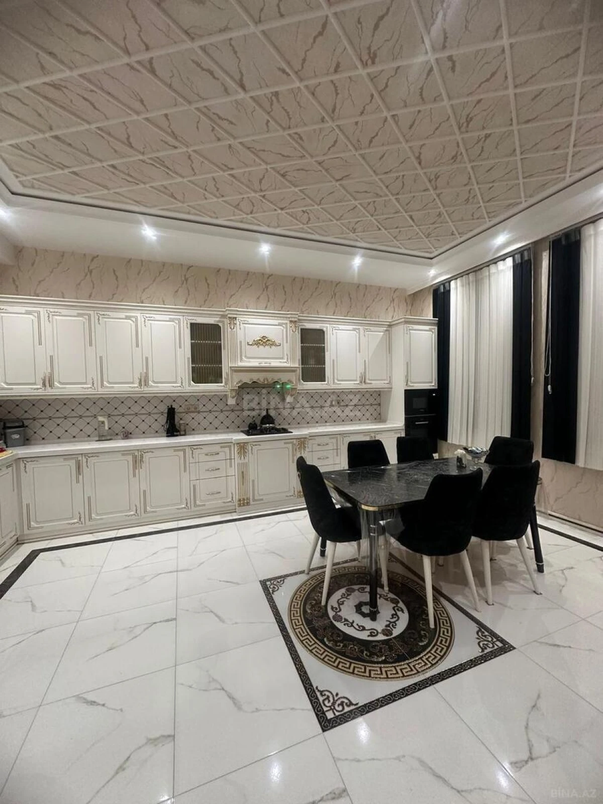 Satılır 6 otaqlı həyət evi 420 m²