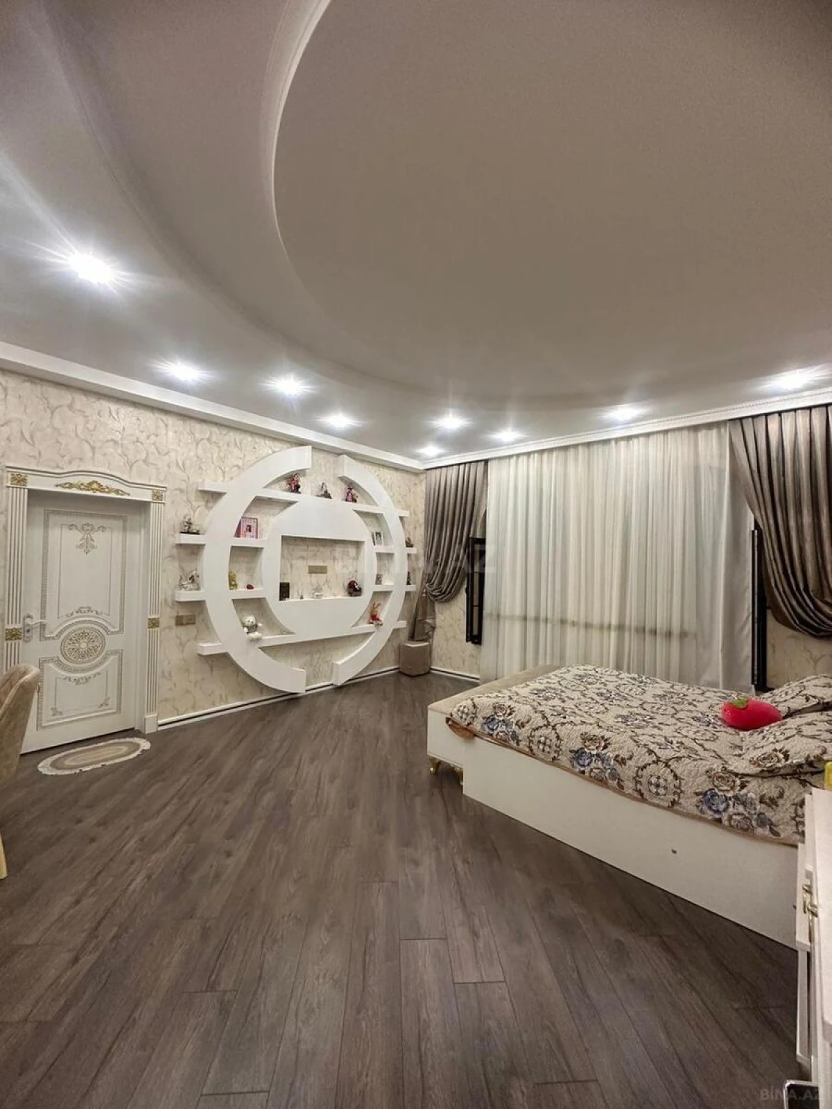 Satılır 6 otaqlı həyət evi 420 m²
