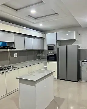Kirayə verilir 3 otaqlı mənzil 145 m²