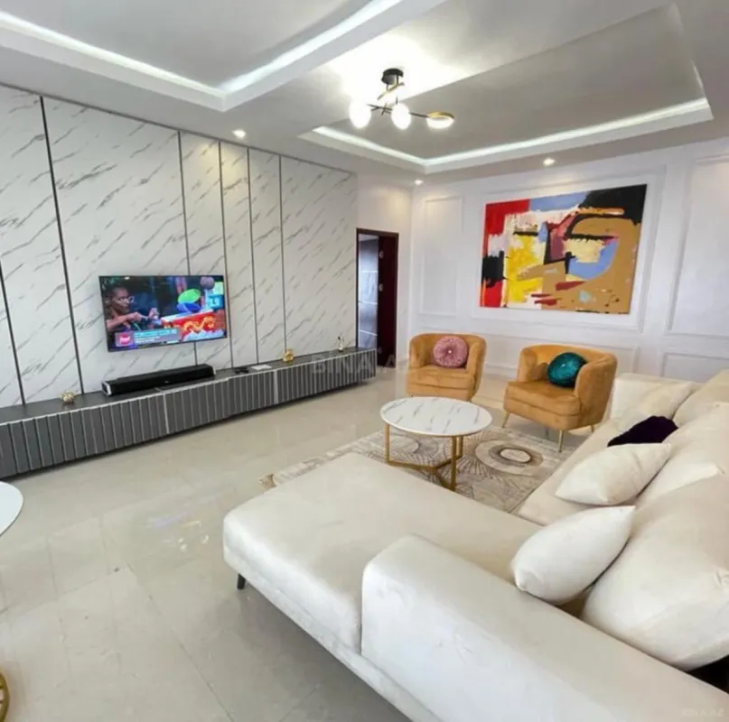 Kirayə verilir 3 otaqlı mənzil 145 m²
