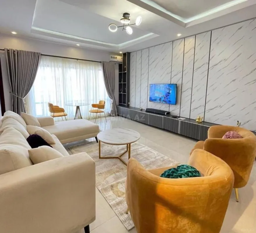 Kirayə verilir 3 otaqlı mənzil 145 m²