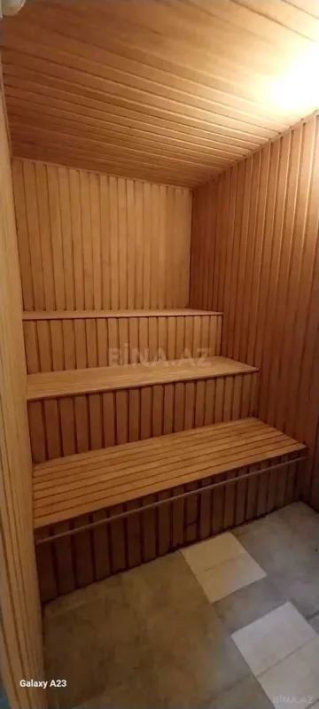 Satılır 8 otaqlı həyət evi 650 m²