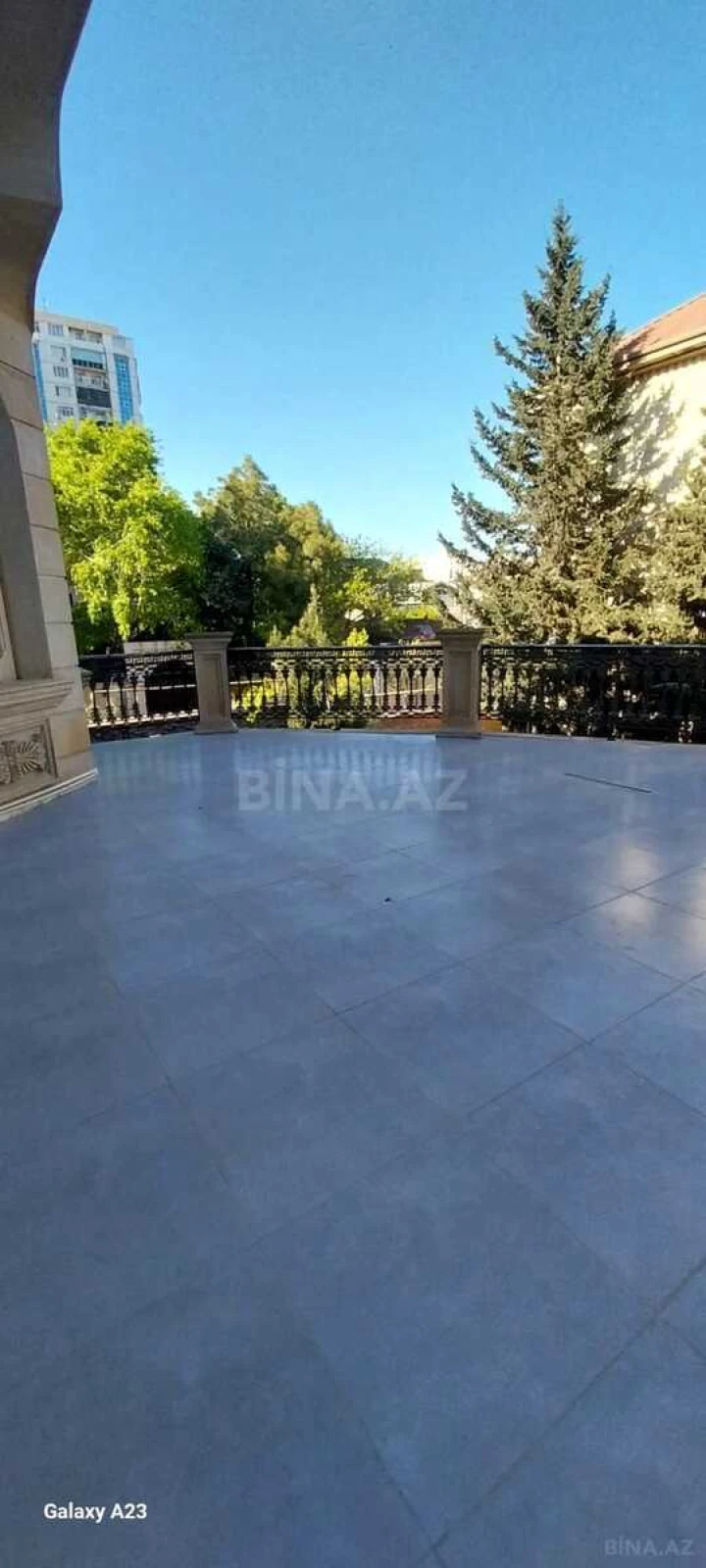 Satılır 8 otaqlı həyət evi 650 m²