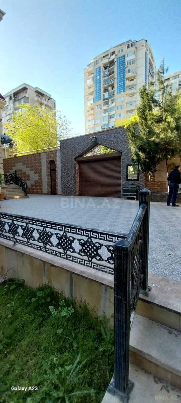 Satılır 8 otaqlı həyət evi 650 m²