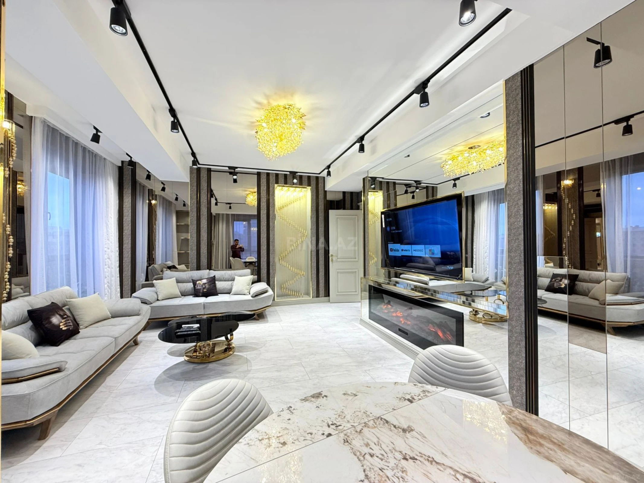 Satılır 5 otaqlı mənzil 184 m²