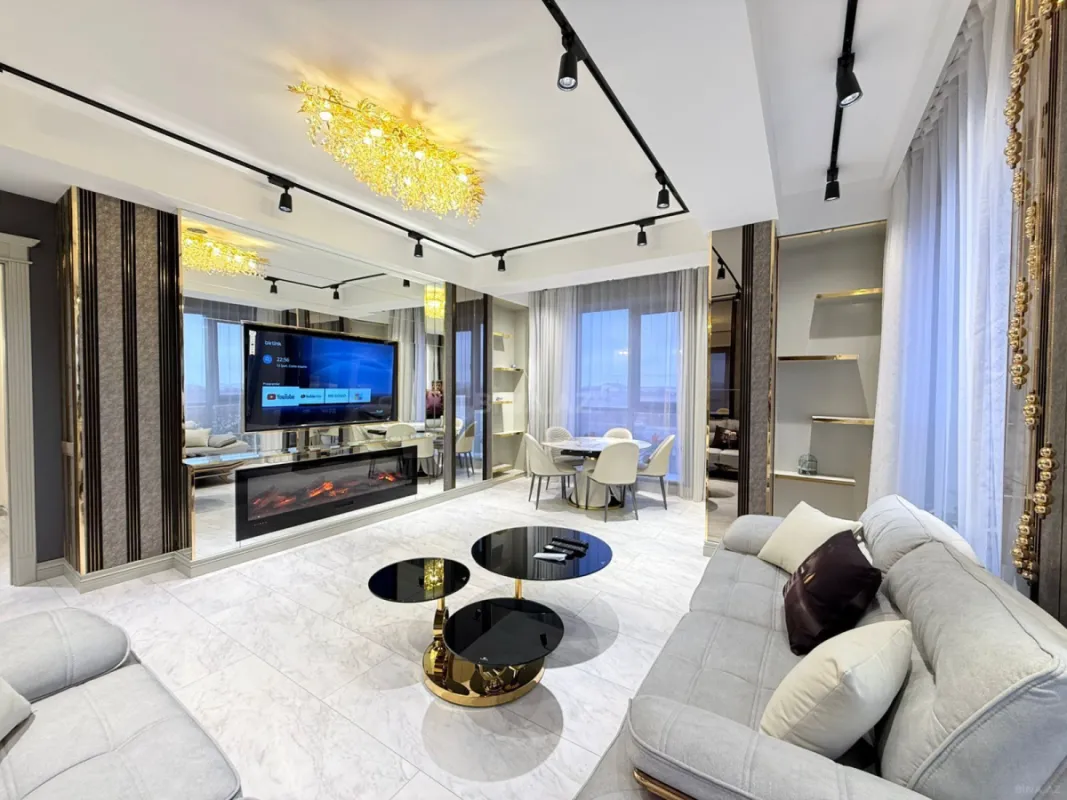 Satılır 5 otaqlı mənzil 184 m²