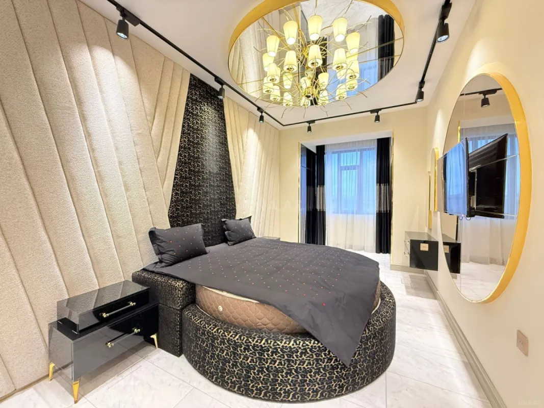 Satılır 5 otaqlı mənzil 184 m²