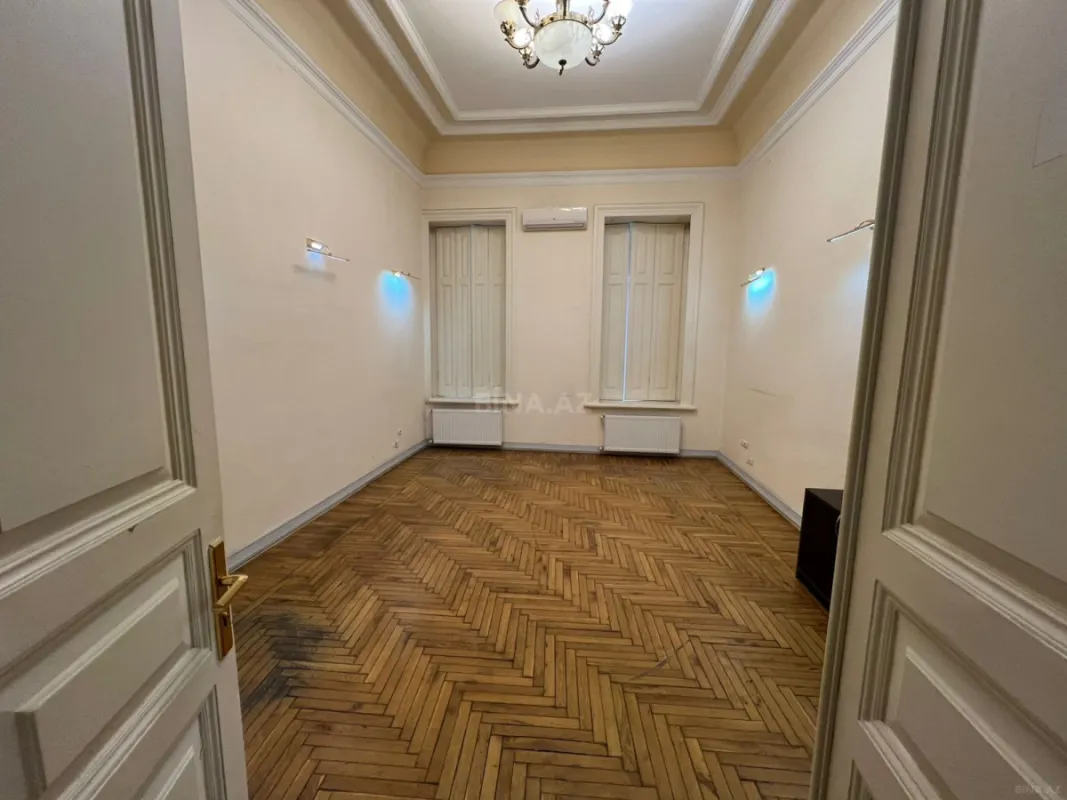 Kirayə verilir 8 otaqlı ofis 370 m²