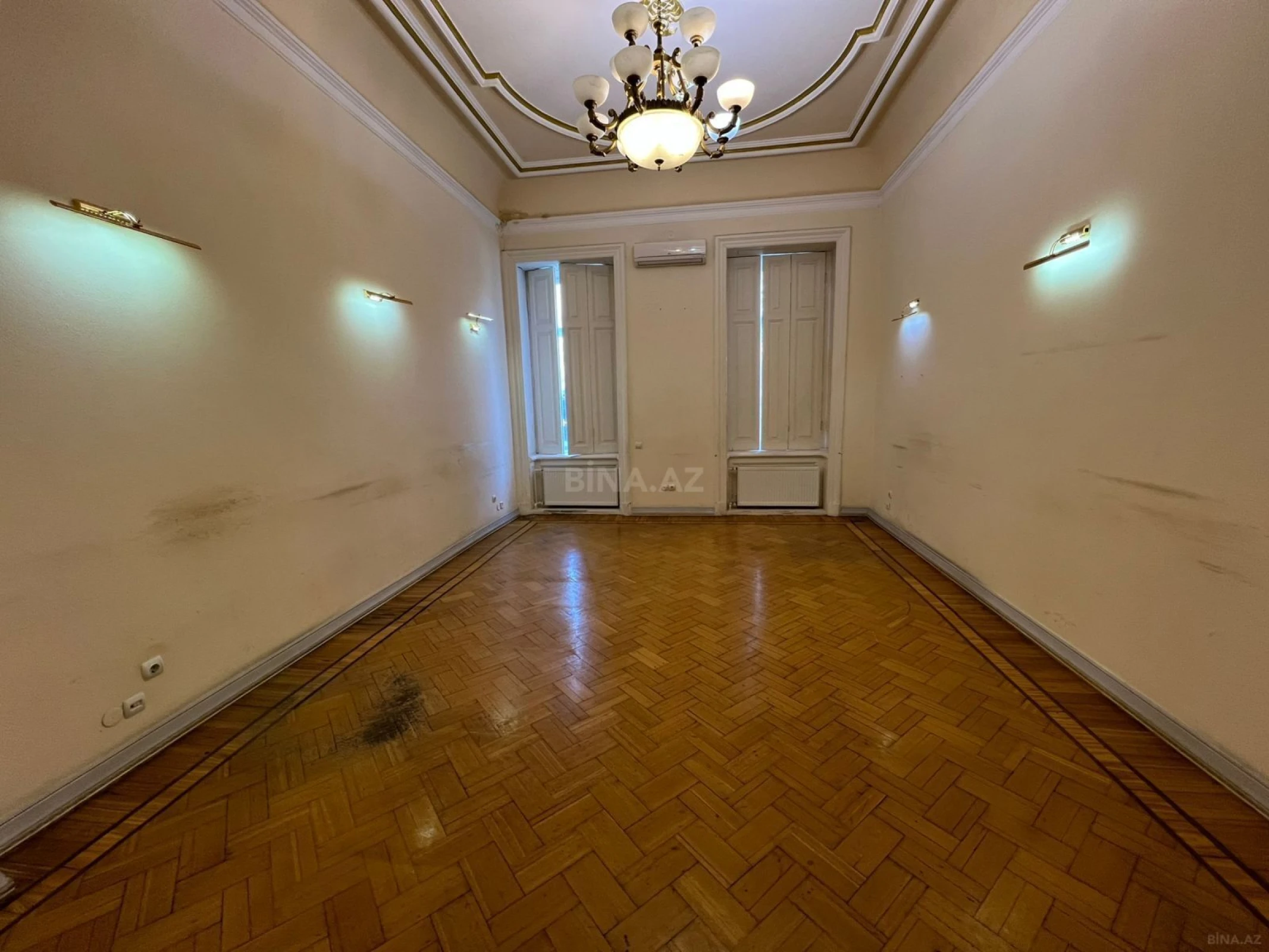 Kirayə verilir 8 otaqlı ofis 370 m²