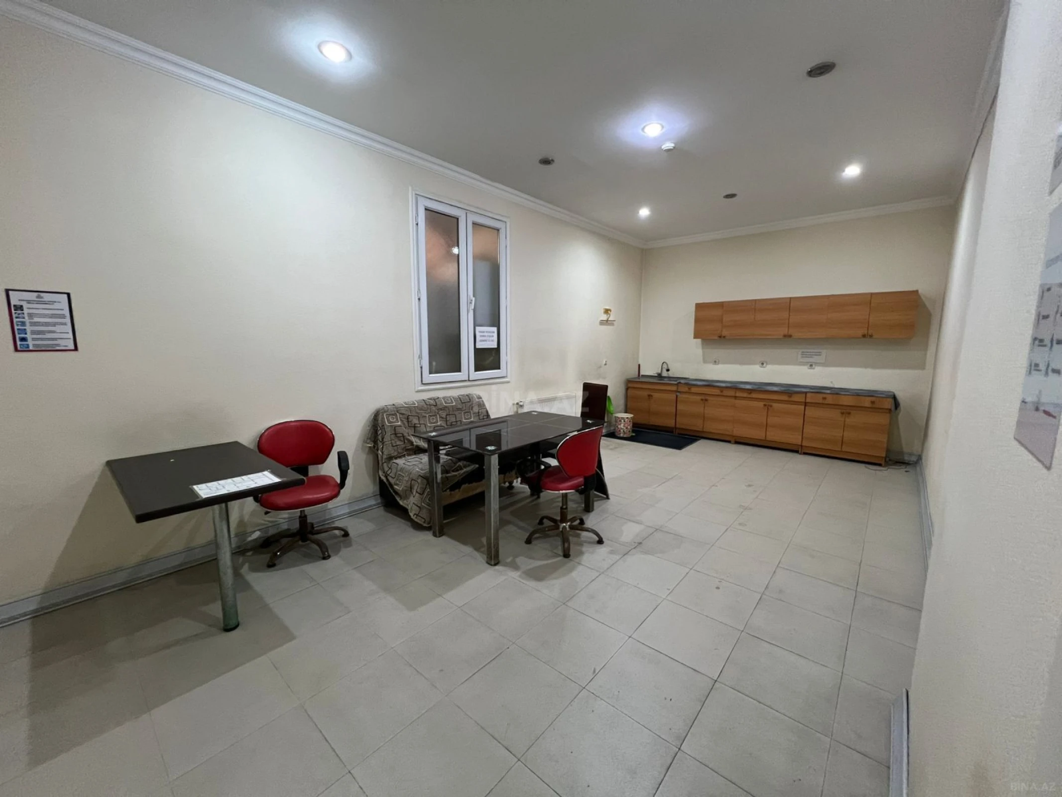 Kirayə verilir 8 otaqlı ofis 370 m²