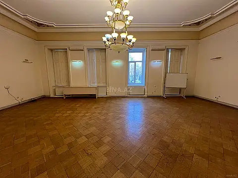 Kirayə verilir 8 otaqlı ofis 370 m² — Bakı 8 otaq 370.00 m²