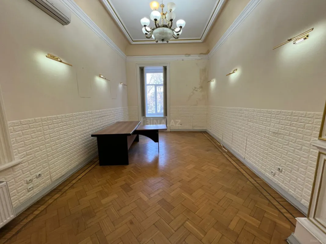 Kirayə verilir 8 otaqlı ofis 370 m²