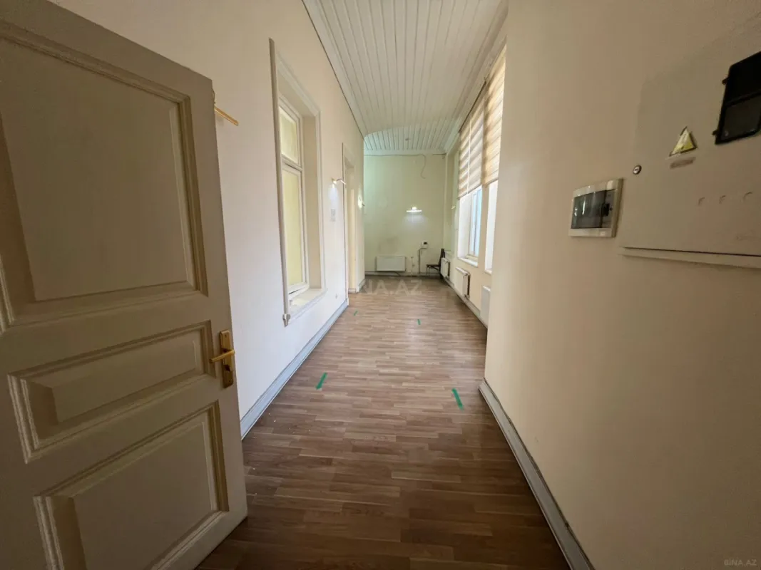 Kirayə verilir 8 otaqlı ofis 370 m²