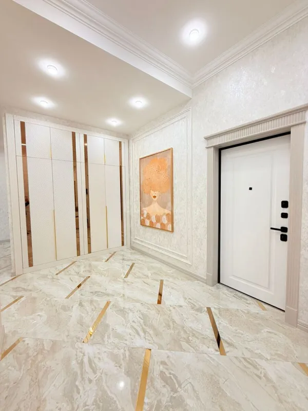 Satılır 4 otaqlı mənzil 165 m²