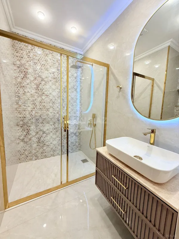 Satılır 4 otaqlı mənzil 165 m²