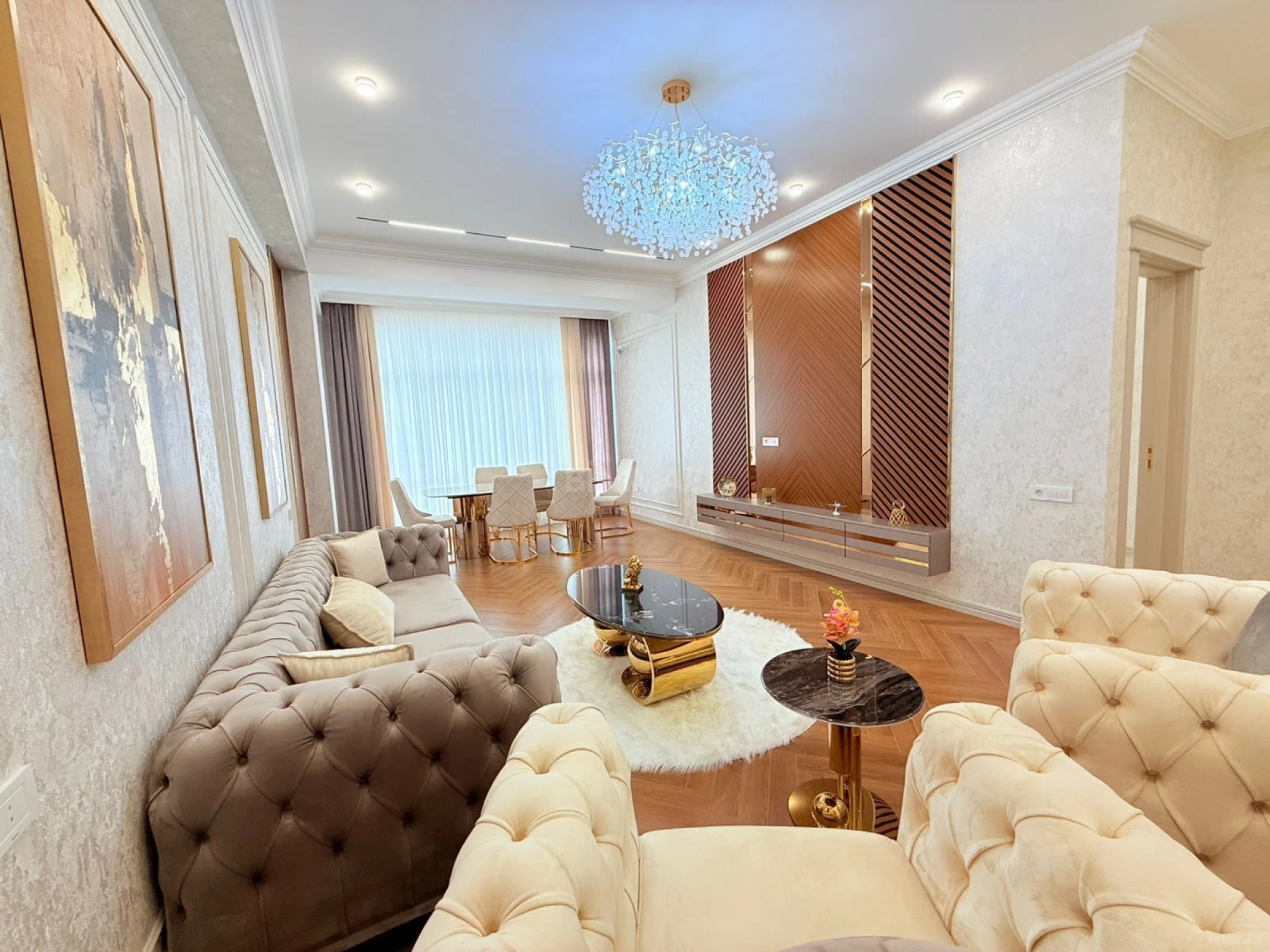 Satılır 4 otaqlı mənzil 165 m²