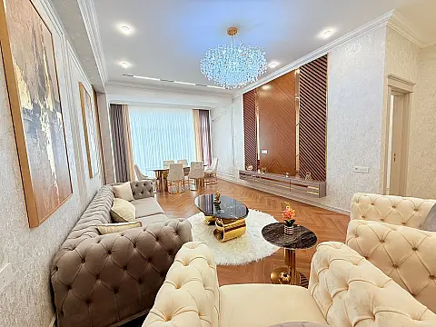 Satılır 4 otaqlı mənzil 165 m²