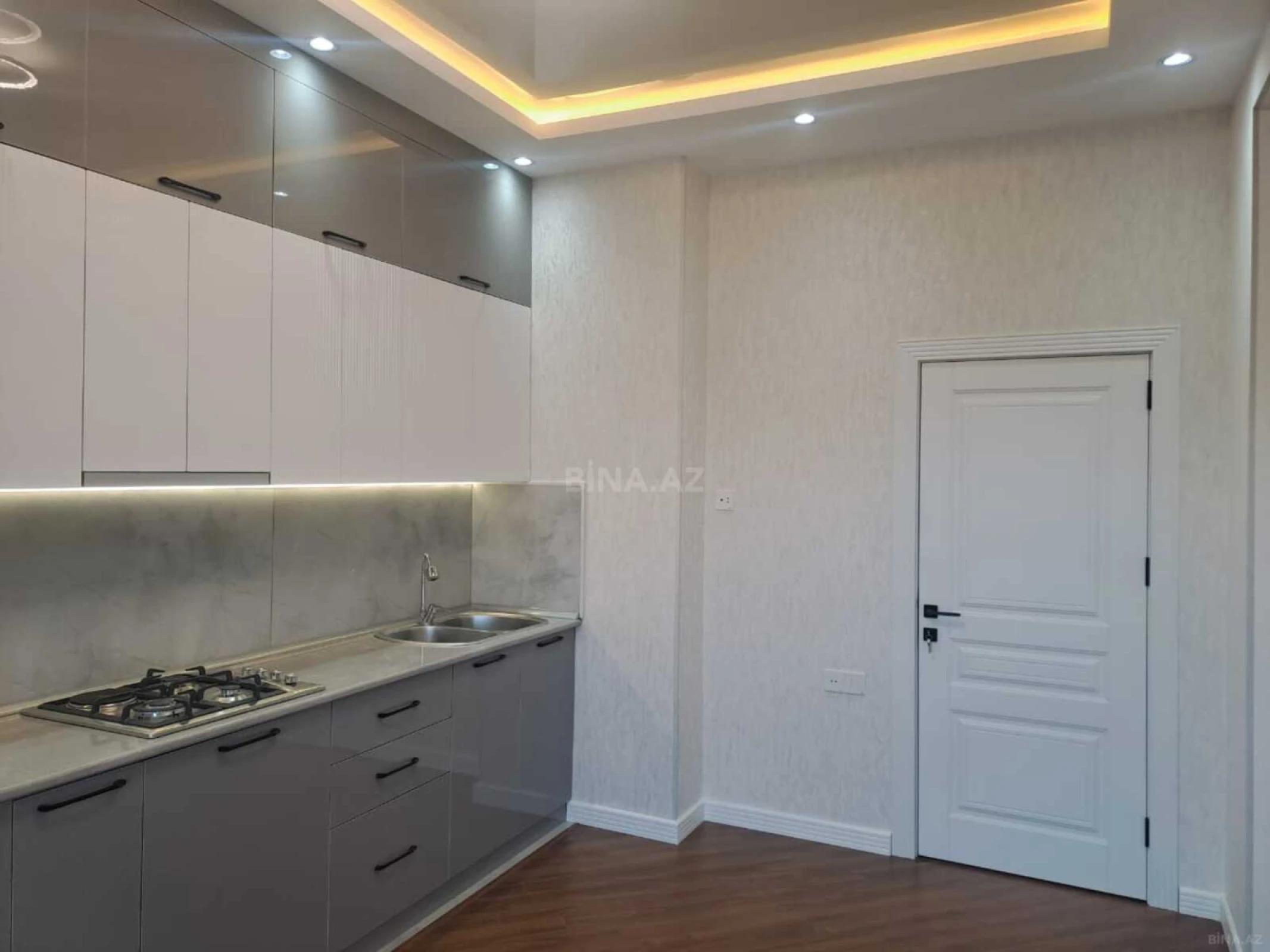 Satılır 2 otaqlı mənzil 90 m²