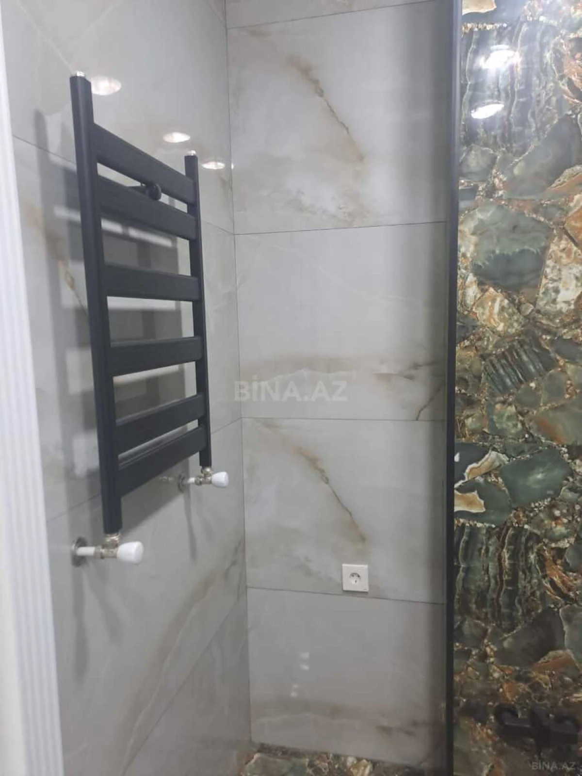 Satılır 2 otaqlı mənzil 90 m²