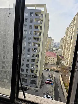 Satılır 5 otaqlı mənzil 204 m²