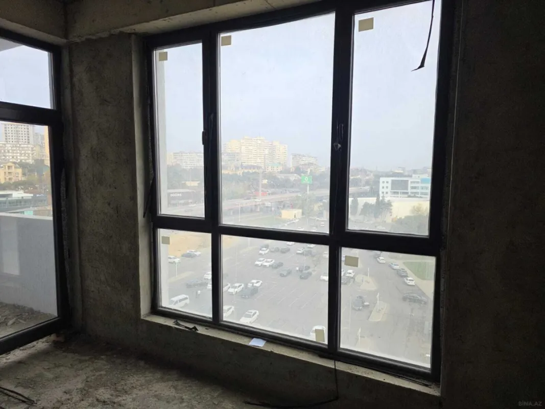Satılır 5 otaqlı mənzil 204 m²