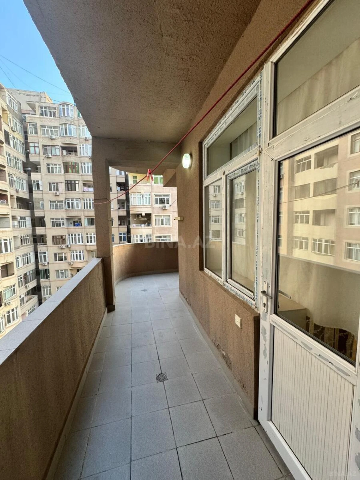 Satılır 2 otaqlı mənzil 90 m²
