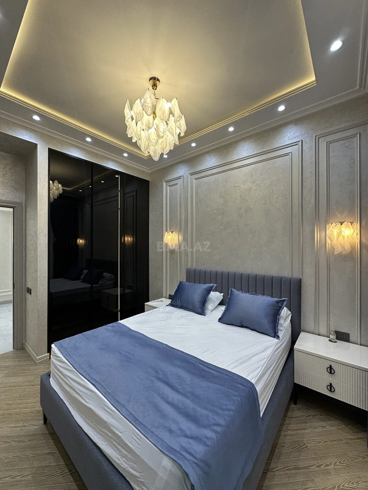 Satılır 3 otaqlı mənzil 121 m²