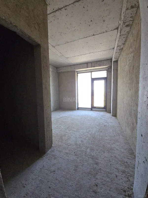 Satılır 3 otaqlı mənzil 180 m²