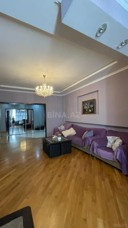 Satılır 3 otaqlı mənzil 150 m²
