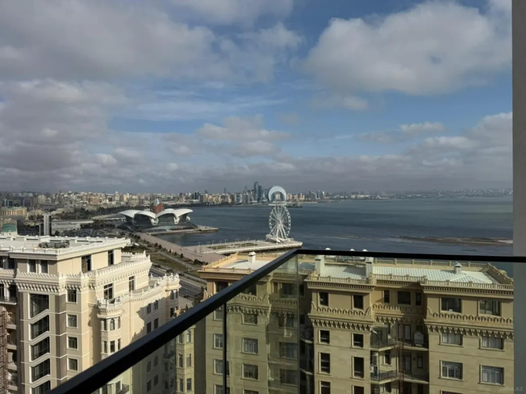 Satılır 5 otaqlı mənzil 231 m²